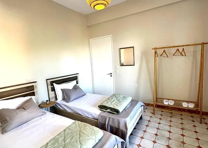 아파트 Olive Tree The Master Bed And Balcony 바니체스