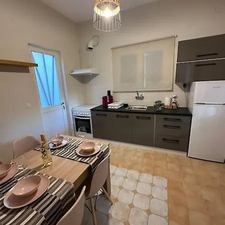 Olive Tree The Master Bed And Balcony Apartment