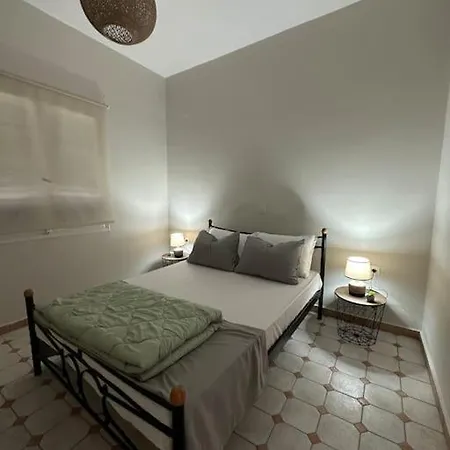 Olive Tree The Master Bed And Balcony Apartment