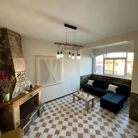 Appartement Olive Tree The Master Bed And Balcony *