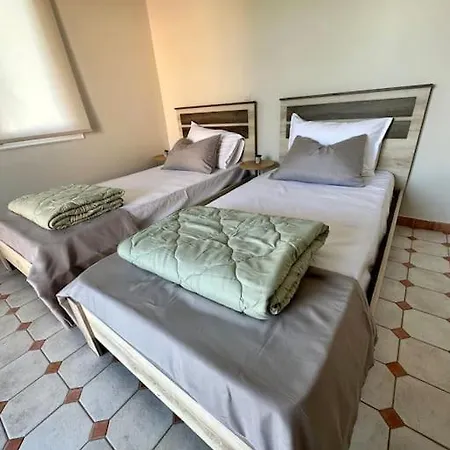 Olive Tree The Master Bed And Balcony *