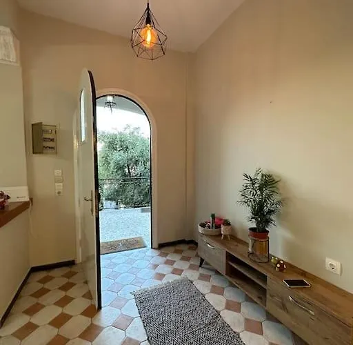 Olive Tree The Master Bed And Balcony Apartman *