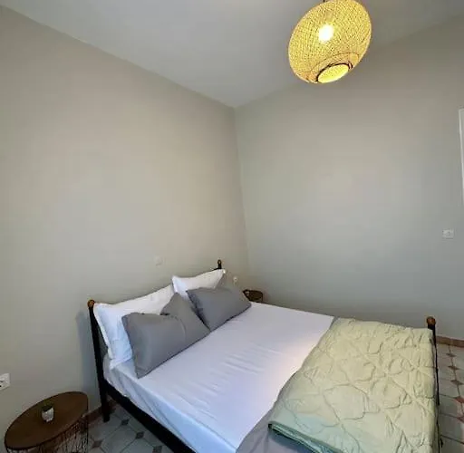 Olive Tree The Master Bed And Balcony Apartman *