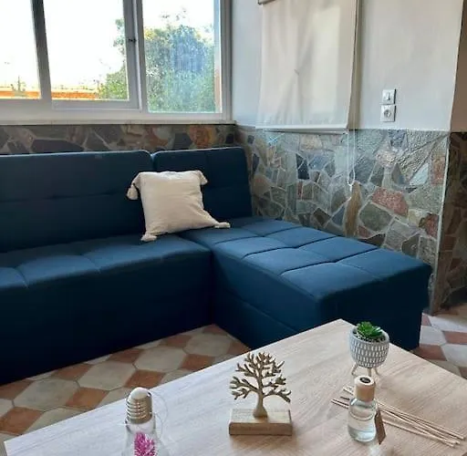 Apartman Olive Tree The Master Bed And Balcony *