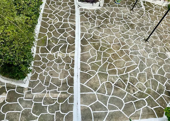 Olive Tree The Master Bed And Balcony *