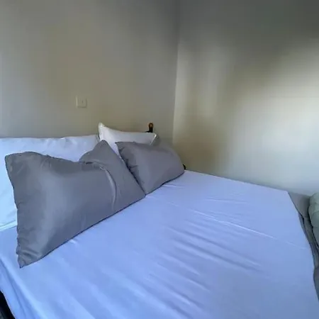 アパート Olive Tree The Master Bed And Balcony ベニテス