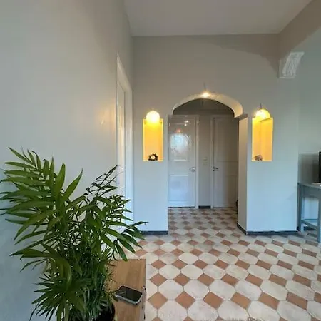 Olive Tree The Master Bed And Balcony Διαμέρισμα