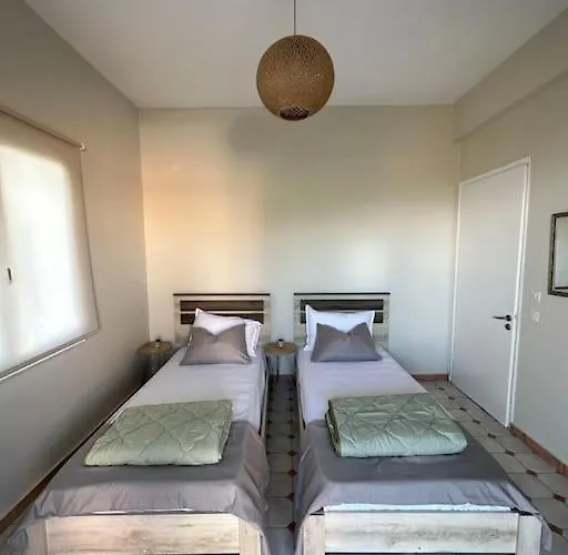 Διαμέρισμα Olive Tree The Master Bed And Balcony Μπενίτσες