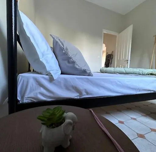 Olive Tree The Master Bed And Balcony